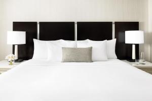 The Gregorian New York City - Nearby Attractions and Transport