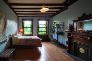 The Harlem Flophouse - Amenities and Shared Facilities