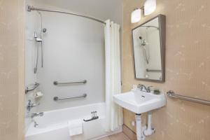 The Hotel at Fifth Avenue - Proximity to Nearby Attractions