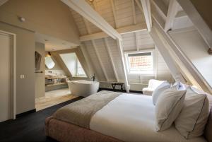 The Lemon Suites - Parking and Check-in/Check-out