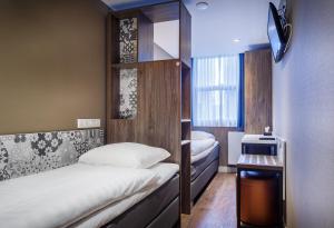 The Old Nickel Hotel - Cancellation Policy