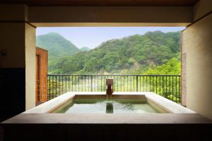 Tsuganoki - Booking and Contact Information