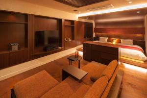 Ufufu Ryokan Review: A Hidden Gem - Check-in and Policies