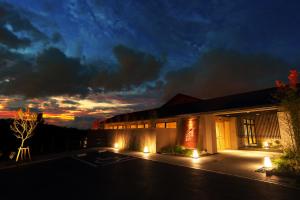 Umino Ryotei Okinawa Nakamasou - Outdoor Spaces and Gardens