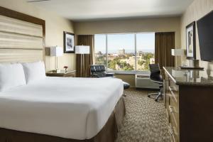 USC Hotel - Check-in and Check-out