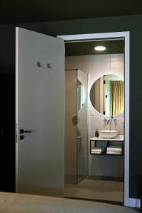 Coat of Arms of Hengelo Residence Suites - Digital Key by SMS and Email - Questions About Staying Here