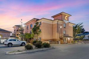 Comfort Inn Marina on the Monterey Bay - Dining and Breakfast Options