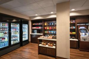 DoubleTree by Hilton San Francisco Airport North Bayfront - Guest Reviews Snapshot