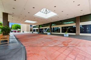 Doubletree by Hilton Whittier - Booking Your Stay