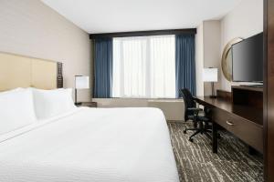Fairfield Inn & Suites by Marriott New York Midtown Manhattan/Penn Station - Booking Your Stay