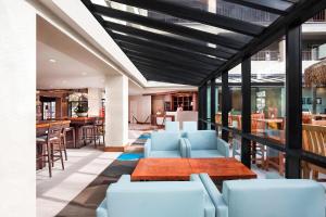 Four Points by Sheraton Anaheim - Getting to the Hotel