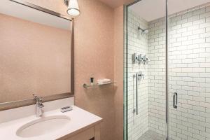 Four Points by Sheraton New York Downtown - Traveler Experience Insights