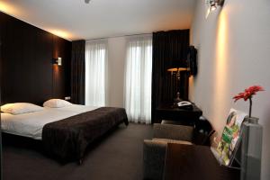 Golden Tulip West Ende - Questions About Staying Here