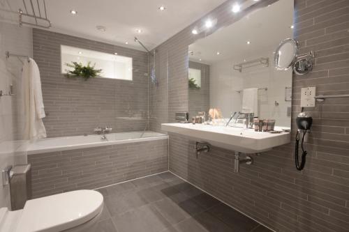 Grand Canal Boutique Hotel - Facilities and Services