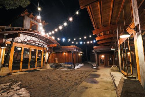 Gravity Haus Truckee-Tahoe - Booking Your Stay