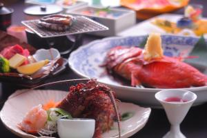 Hiina Ryokan Review: A Luxurious Getaway - Surrounding Area and Activities