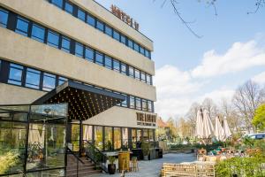 Hotel V Fizeaustraat - Additional Information