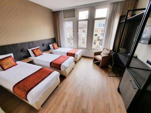 Hotel Washington - Nearby Attractions