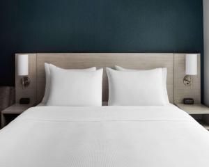 Hyatt Place New York Chelsea - Transportation and Parking Options