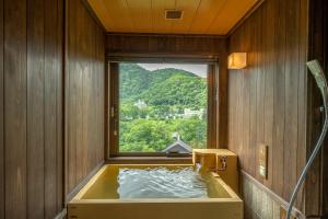Jozankei Onsen Yurakusoan - Policies and Services