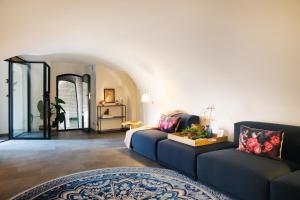 LOFT 188 Luxury Apartment Hotel - Property Location