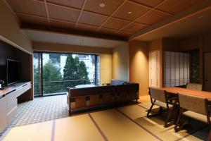 Nakanobo Zuien (Adult Only) - Frequently Asked Questions