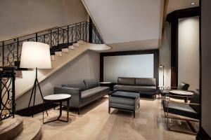 New York Marriott Downtown - Additional Information