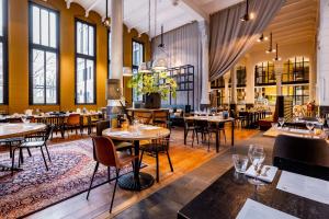 Post-Plaza Hotel & Grand Café - Worth The Stay
