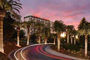 Sheraton Universal - Nearby Attractions and Transportation