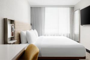 SpringHill Suites by Marriott New York Manhattan/Times Square South - Convenient Transportation Options