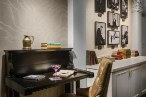 The Algonquin Hotel Times Square, Autograph Collection - Booking Your Stay
