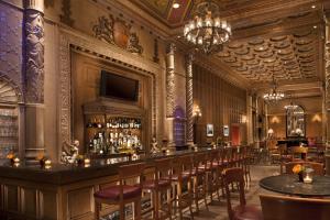 The Biltmore Los Angeles - Booking Your Stay