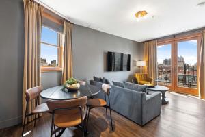 The Historic Blue Moon Hotel - NYC - Booking Information