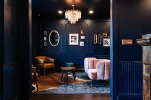 The Hotel Melrose - Booking Your Stay