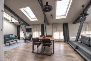 YAYS Amsterdam Maritime by Numa - Transportation and Accessibility