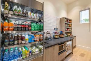 Cambria Hotel Calabasas - Malibu - Nearby Attractions and Accessibility