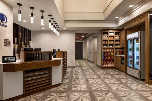 DoubleTree by Hilton New York Midtown Fifth Ave - Booking Your Stay