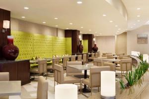 Embassy Suites Los Angeles Glendale - Booking Your Stay