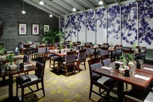 Hilton Garden Inn New York/Manhattan-Chelsea - Nearby Attractions and Conveniences