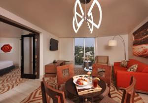 Hotel Angeleno - Booking Your Stay