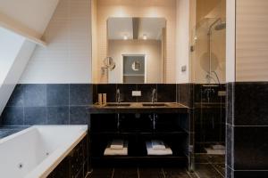 Hotel Roemer Amsterdam - Questions About Staying Here