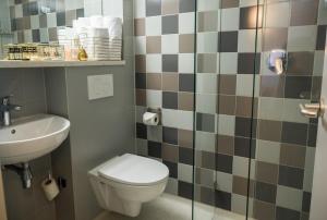 Linden Hotel - Worth The Stay