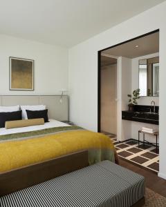 Morgan & Mees Rotterdam - Questions About Staying Here