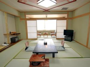 Nisshokan Shinkan Baishokaku - Nearby Attractions and Landmarks