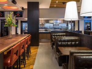 Parkwest Bicycle Casino - Booking Your Stay