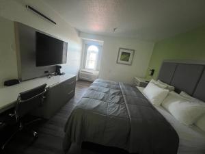 The Aqua Pacific Hotel - Booking Your Stay