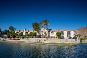 The Chateau at Lake La Quinta - Booking and Policies
