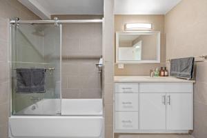 Upper East Side Luxury 3BR 2B - Booking Your Stay