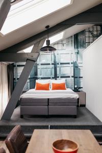 YAYS Amsterdam Maritime by Numa - Buildings Historical Significance