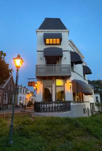 Boutique Hotel Hippe Hendrik - Questions About Staying Here